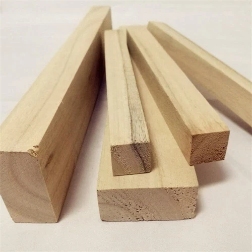 Moldura de puerta de madera de pino